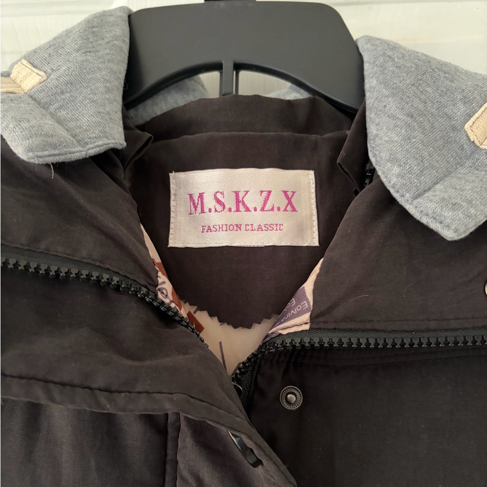 MSK Women's Black Hooded Vest - Picture 2 of 4
